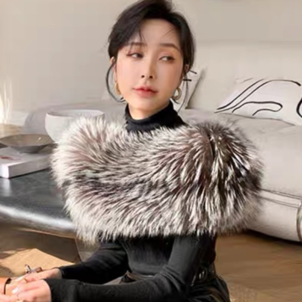 Fox fur shawl - Picture 4 of 7